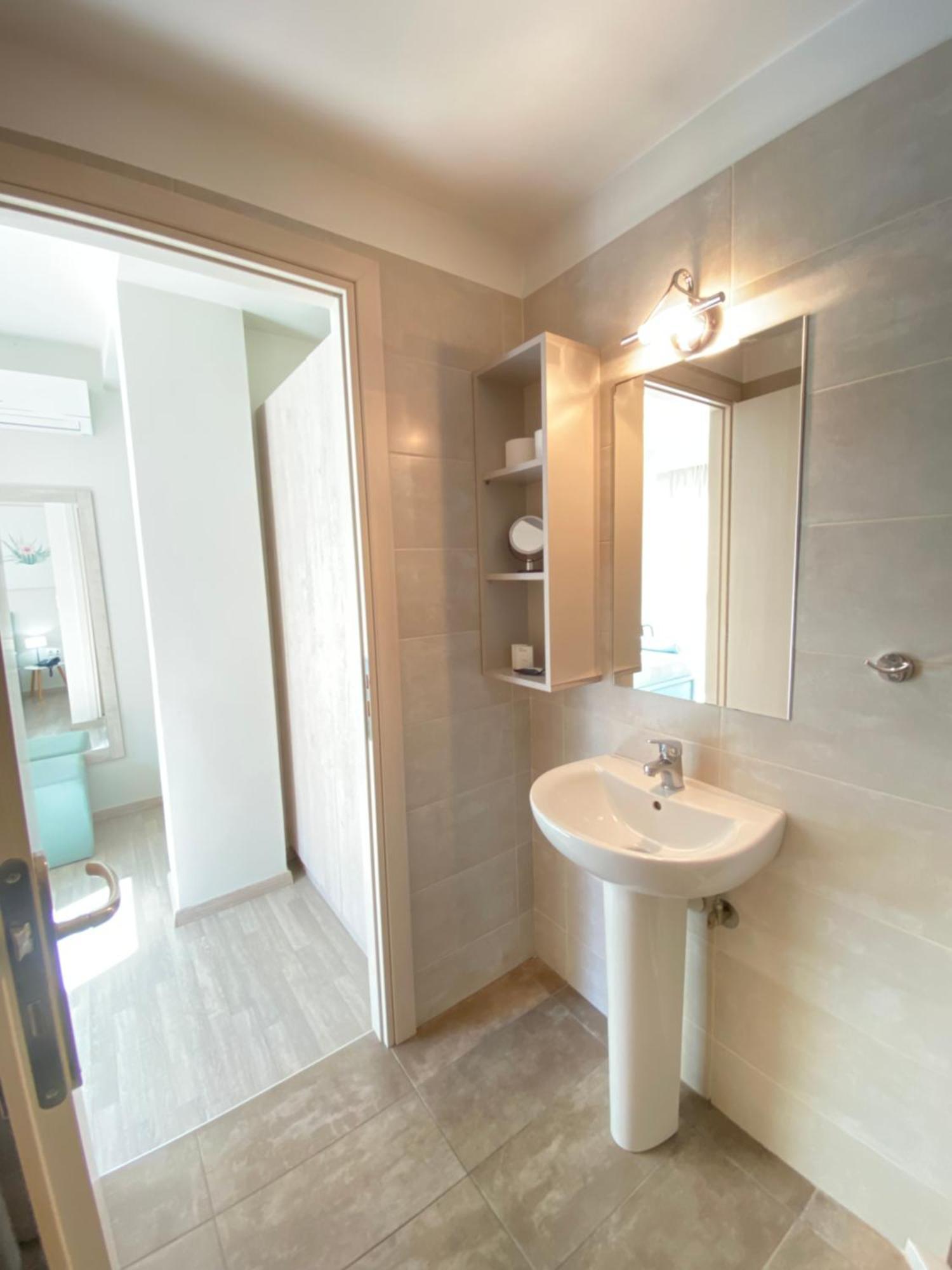 Tins Hotel City - Athens Ngoại thất bức ảnh