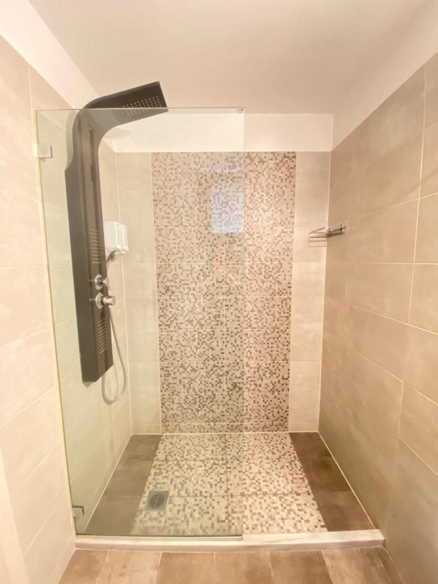 Tins Hotel City - Athens Ngoại thất bức ảnh